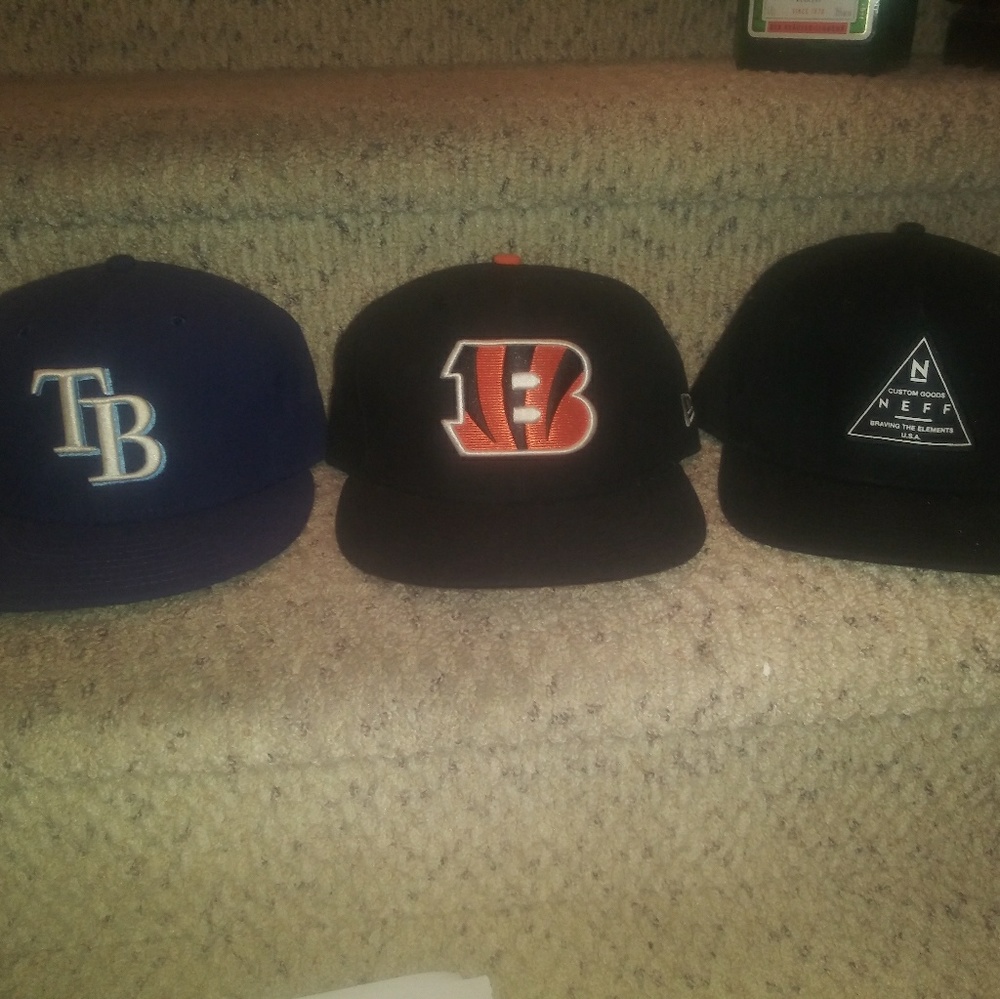 Snapbacks and fitted hats new erras